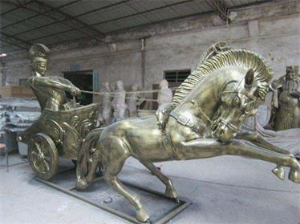 阿波罗战车马雕塑